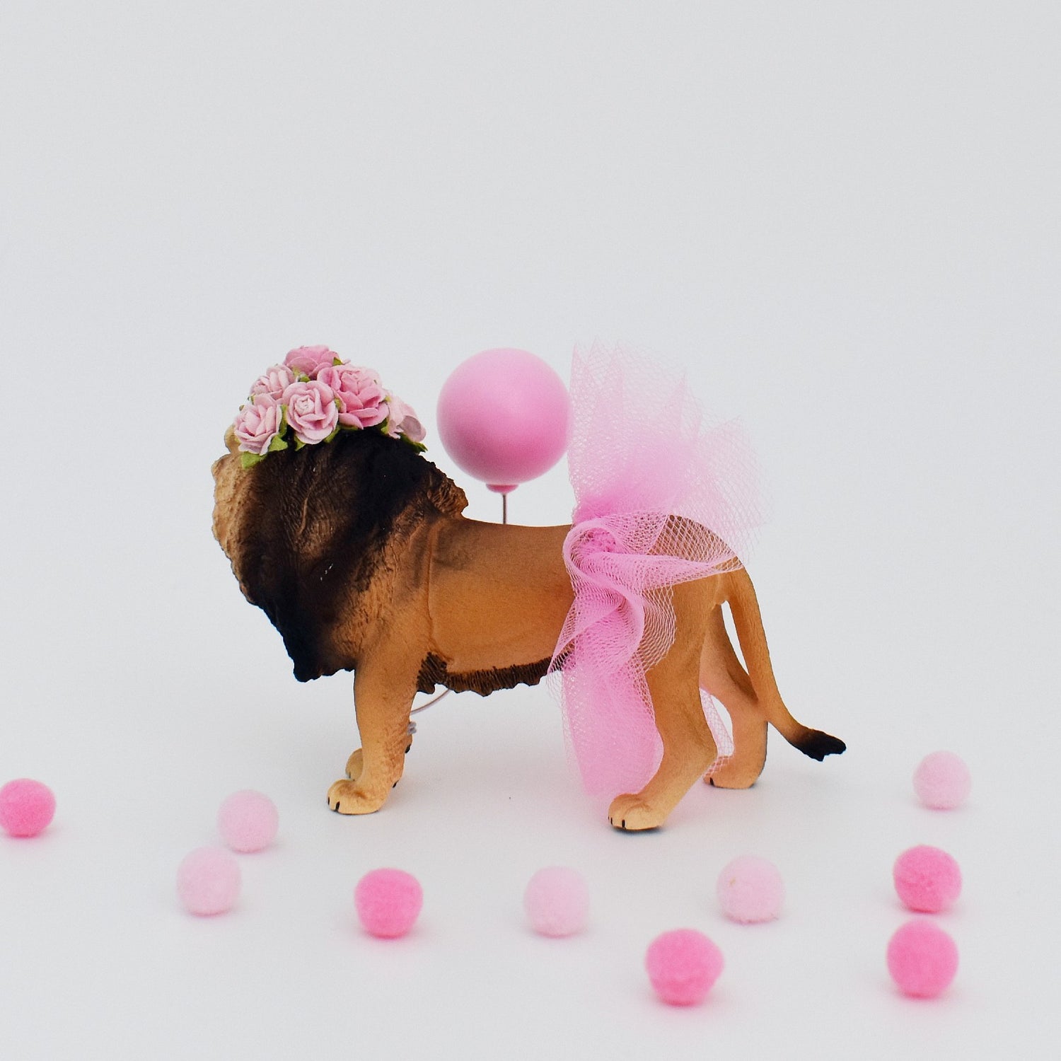 lion cake topper