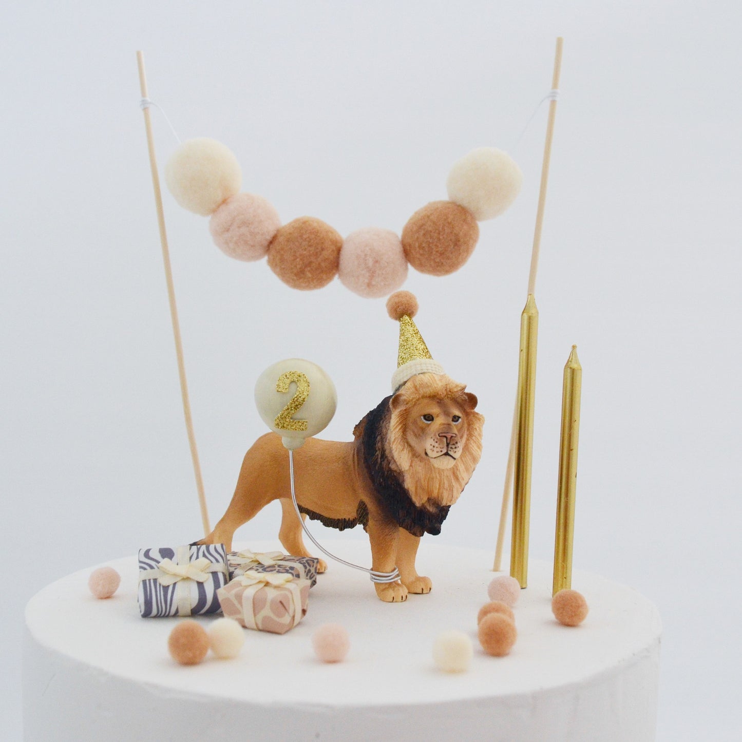 Pom Pom Garland Cake Topper in Neutral / Natural / Earthy tones